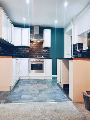 Kitchen- click for photo gallery